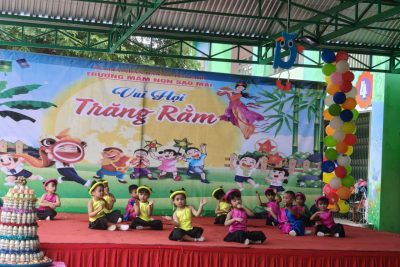 Bé vui tết trung thu